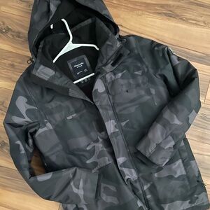 Abercrombie & Fitch Dark Camo men’s winter coat jacket XS like new
